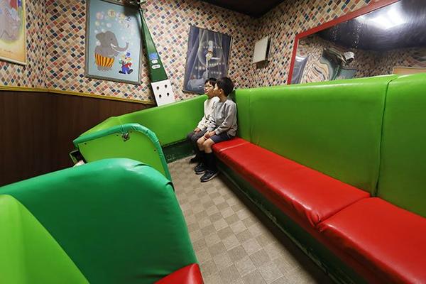 惊吓小屋滑梯